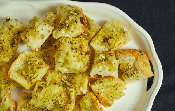 Super Simple Vegan Garlic Bread