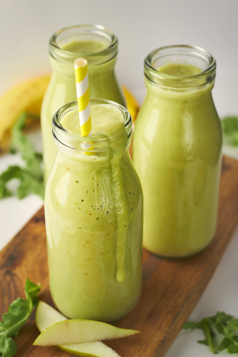 Pear, Avocado and Rocket Green Smoothie - Delightful Vegans