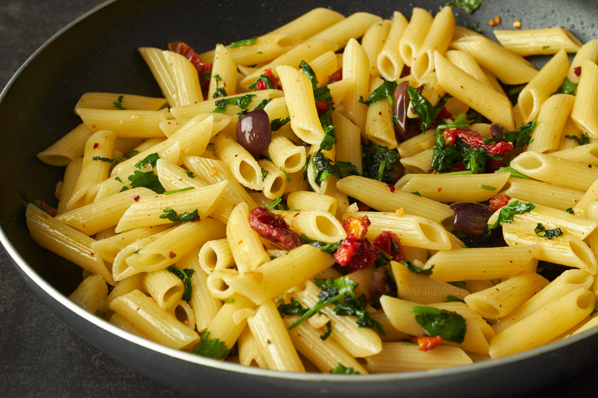 Chilli and Garlic Penne Pasta - Delightful Vegans